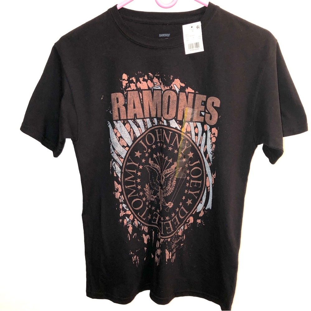 Ramones graphic tee (S)